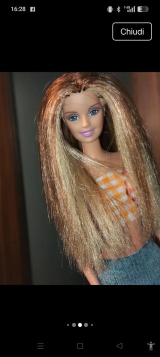 Barbie con capelli lunghi