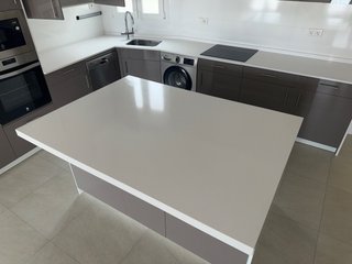 Muebles cocina + encimera Silestone con isla