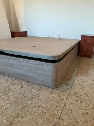 Canapé de madera y tela