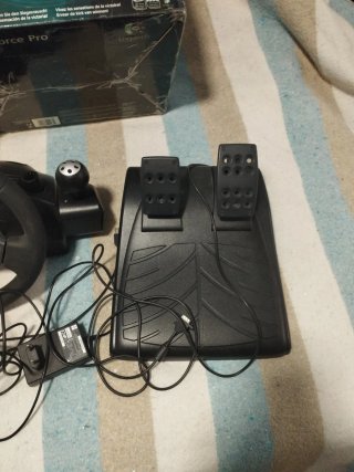 Volante Logitech Driving Force Pro