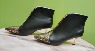 Botines piel serpiente y dorados