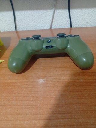 PS4 Slim 1TB Edición Limitada Camuflaje y mando