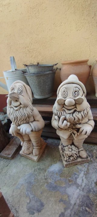 Enanitos de jardín de piedra
