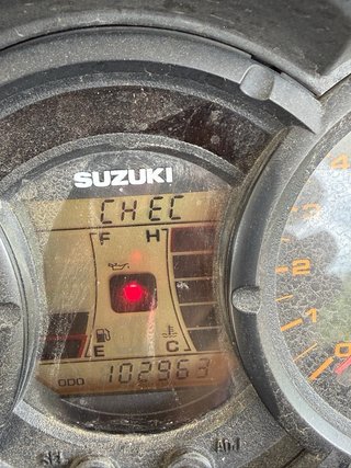 Suzuki V-Strom Negra