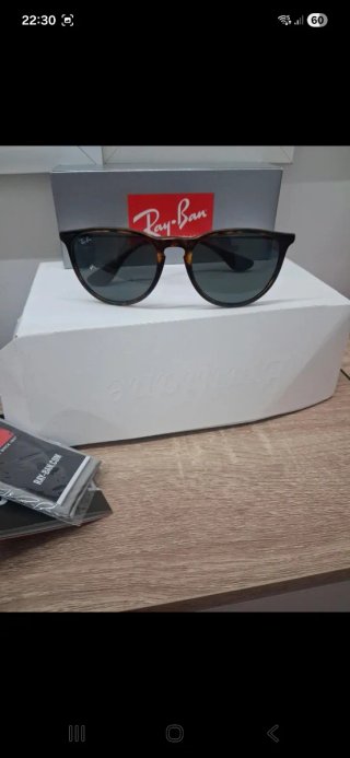 Occhiali da sole Ray-Ban Erika RB4171 marrone