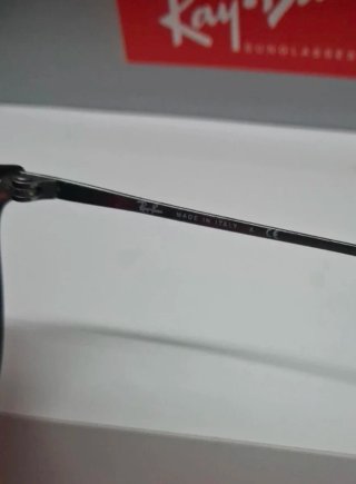 Occhiali da sole Ray-Ban Erika RB4171 marrone