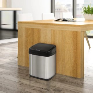 Cubo de basura automático