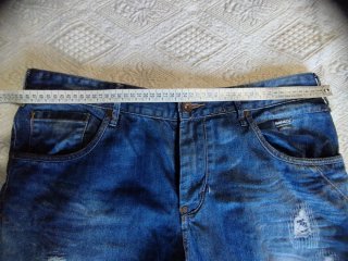 Pantalones vaqueros desgastados