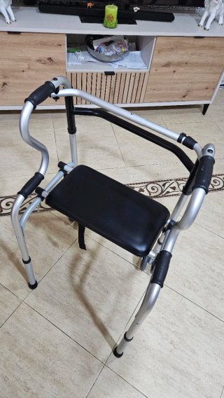 Andador robusto con forma de S