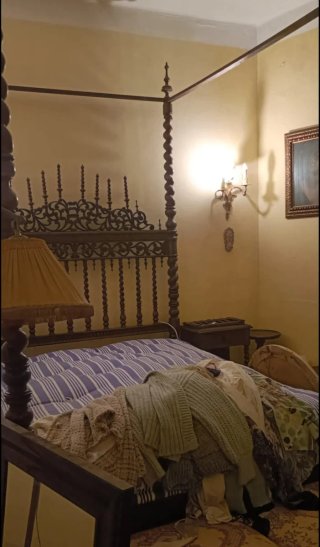 Cama antigua 1'35 madera maciza
