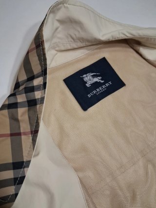 Chaqueta Burberry Talla 58 precio cerrado ✅️