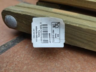 Estantería de madera para exterior