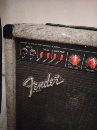Amplificador Fender 75W