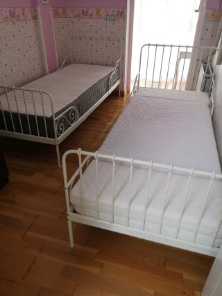 Cama extensible blanca