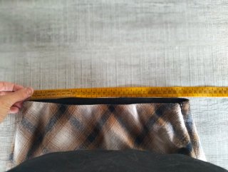 Falda Stradivarius cuadros marrón y blanco