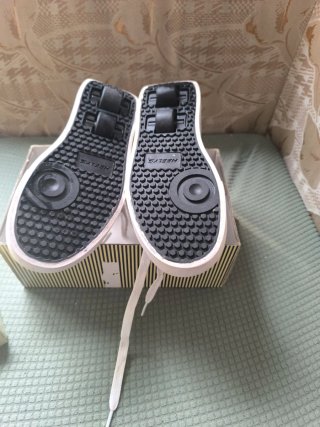 Zapatillas Heelys Talla 34 Negras y Azules