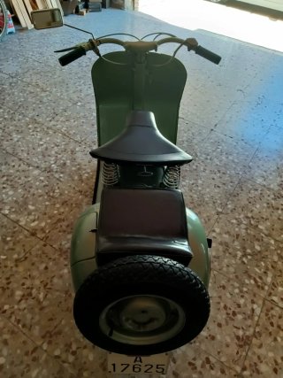 Vespa 125 N Clásica Verde año 1953 Primer modelo