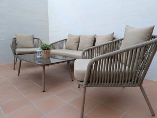 Conjunto Exterior: Sofá, 2 Sillones y Mesa