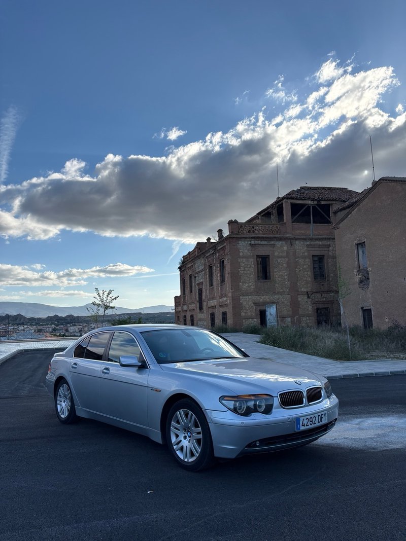 BMW Serie 7 2005 - foto 1