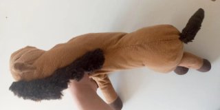 Muñeco caballo peluche marrón