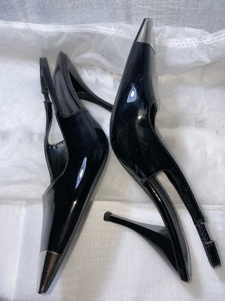 Zapatos tacón charol punta metal T36