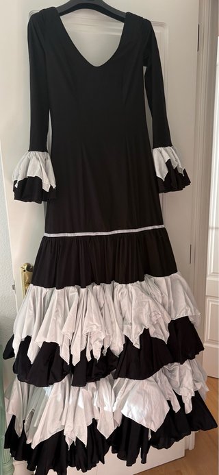 Traje Flamenca Negro y Blanco