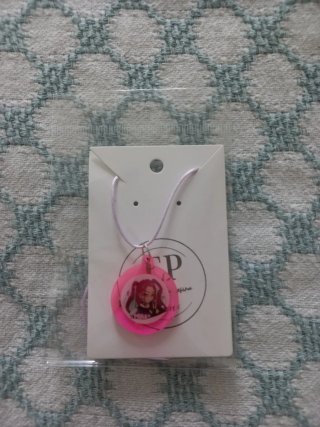 Collar Resina guerreras del k pop