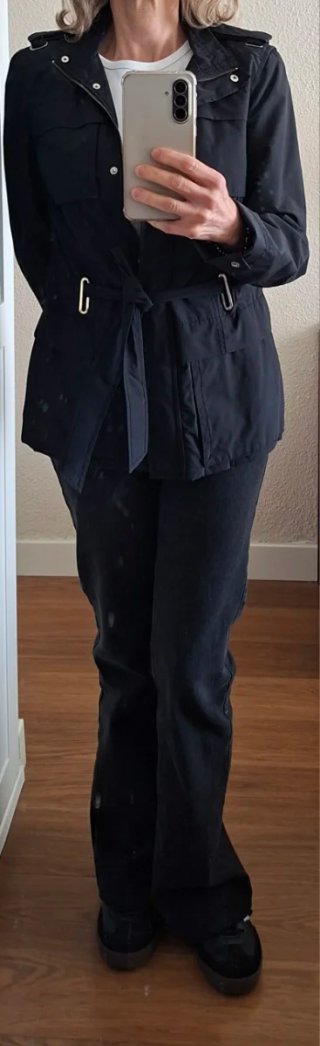 Parka ligera negra Zara Talla S