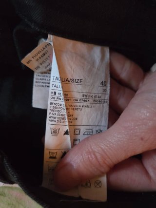 Pantalones pitillo negros elásticos