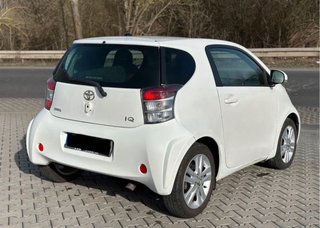 Toyota iQ 2010