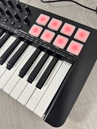 Teclado Controlador M-Audio Oxygen 25 MKV
