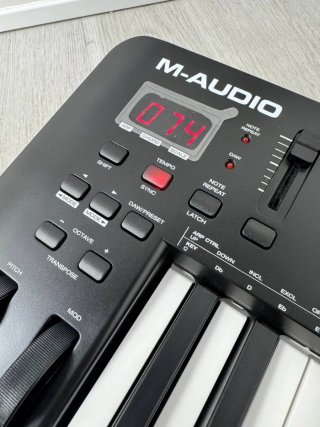 Teclado Controlador M-Audio Oxygen 25 MKV