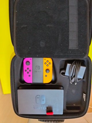 Nintendo Switch con maleta