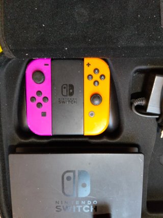 Nintendo Switch con maleta