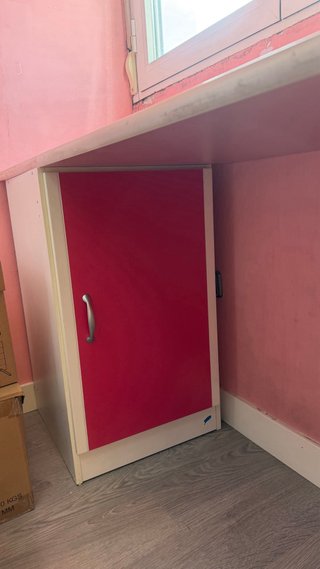 Dormitorio juvenil dos camas abatibles y altillo.