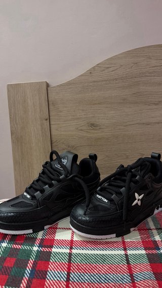Zapatillas Louis Vuitton Negras y Blancas