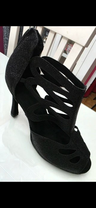 Zapatos de baile latino negros brillantes