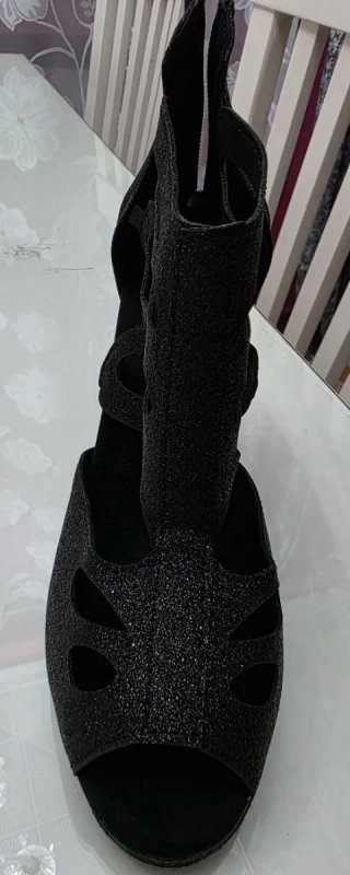 Zapatos de baile latino negros brillantes