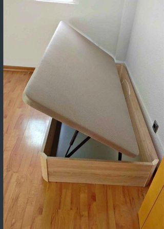 Canapé abatible madera y tela beige