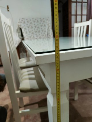 Mesa comedor blanca con 4 sillas