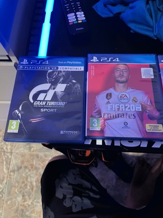 PS4 (PlayStation 4) con 2 mandos,volante