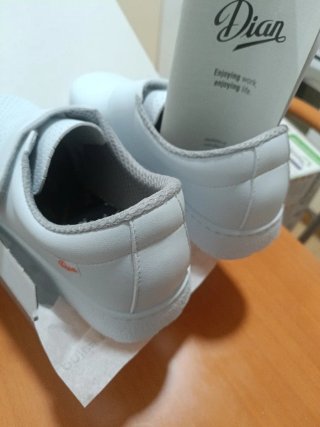 Calzado de trabajo blanco. Talla 40 Marca Dian.