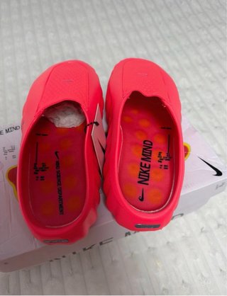 Nike Mind 001 Slide Solar Red