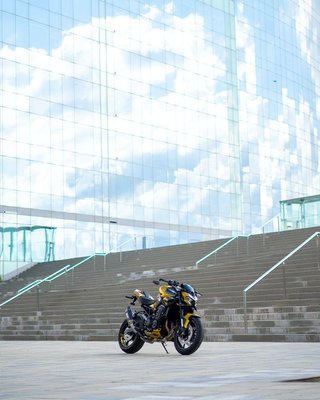 KAWASAKI Z 900 2025 0 kms.