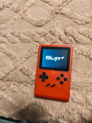 Consola de juegos portátil roja