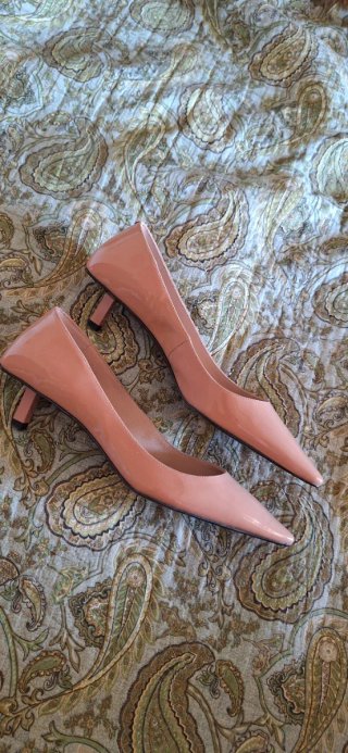 Zapatos tacón nude punta fina