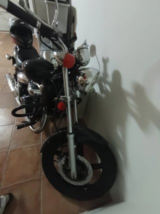 Kymco 125cc Cruiser Negra.