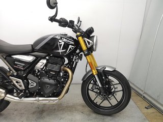 TRIUMPH SPEED 400 2026 430 kms.