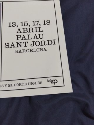 Póster Rosalía LUX TOUR 2026