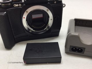 camara digital evil olympus om-d e-m10